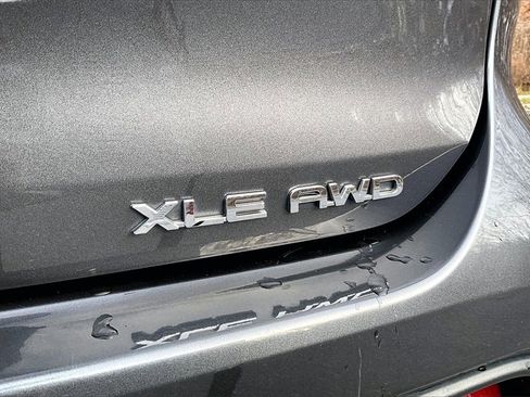 Used 2023 Toyota Highlander XLE image 23