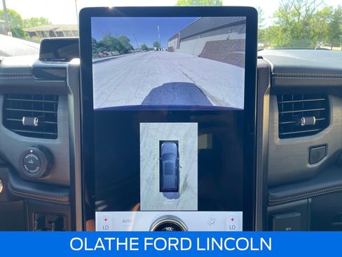 Used 2024 Ford Expedition Max Platinum AWD/4WD image 27