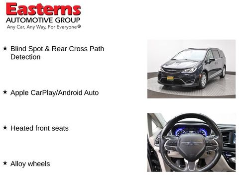 Used 2020 Chrysler Pacifica Touring-L FWD image 11