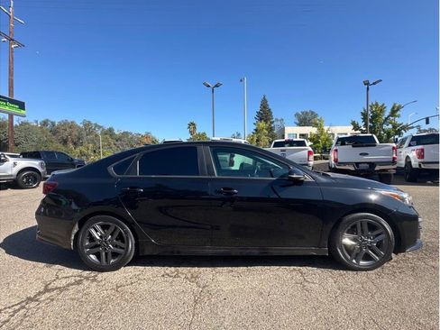 Used 2020 Kia Forte GT-Line w/ GT-Line Premium Package FWD image 9