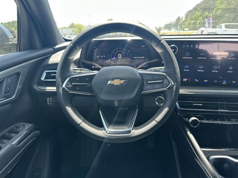 New 2026 Chevrolet Traverse LT w/ Driver Confidence Package AWD/4WD image 16