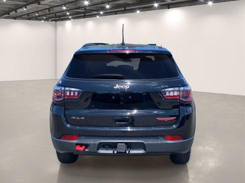 Used 2022 Jeep Compass Trailhawk w/ Trailhawk Convenience Group AWD/4WD image 6