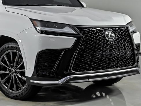 Used 2025 Lexus LX 600 F Sport AWD/4WD image 3