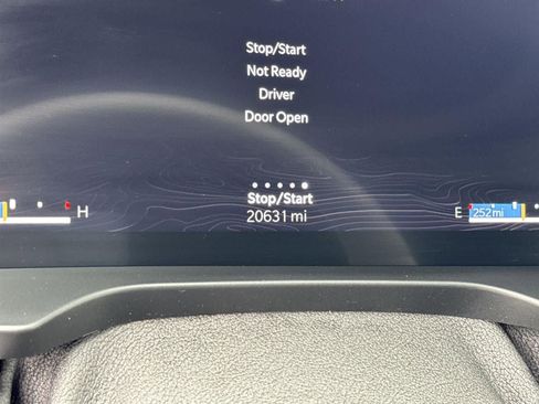 Used 2024 Jeep Grand Cherokee Limited image 17