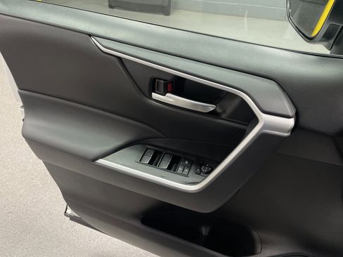 Used 2025 Toyota RAV4 XLE w/ Convenience Package image 14