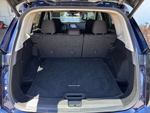Used 2025 Nissan Rogue SV FWD image 33