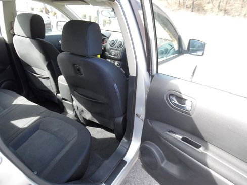 Used 2011 Nissan Rogue S image 16