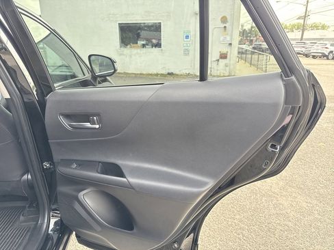 Used 2023 Toyota Venza LE image 27