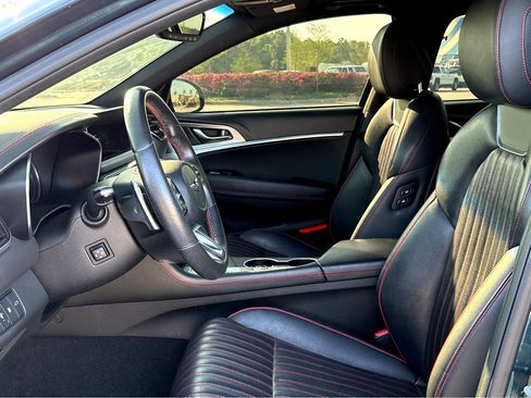 Used 2022 Genesis G70 3.3T w/ Sport Advanced Package image 15