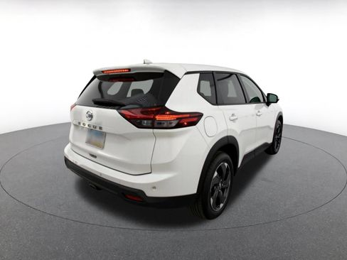 Used 2025 Nissan Rogue SV FWD image 9