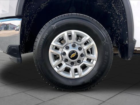 Used 2025 Chevrolet Silverado 2500 LT w/ Convenience Package image 11