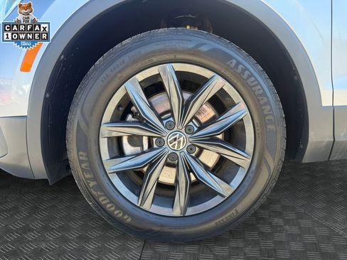 Used 2024 Volkswagen Tiguan SE FWD image 20