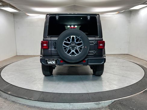 Certified 2025 Jeep Wrangler Sahara image 4