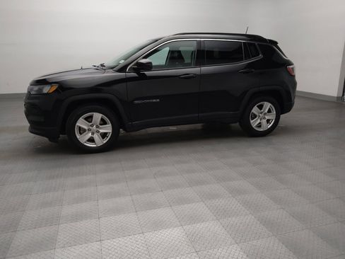 Used 2022 Jeep Compass Latitude image 2