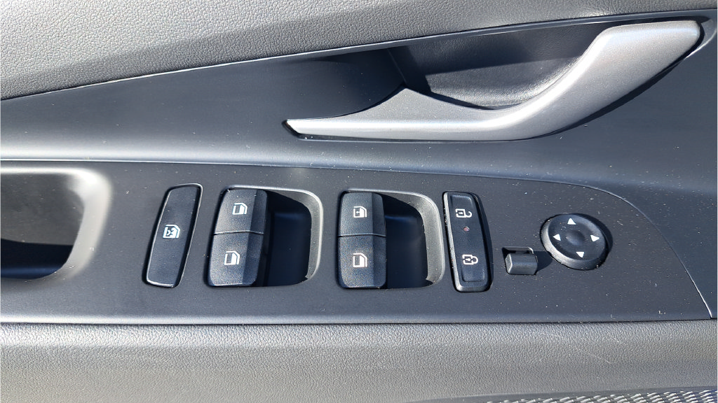Used 2026 Hyundai Elantra SE FWD image 37
