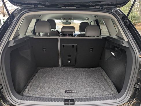 New 2024 Volkswagen Taos SE image 12