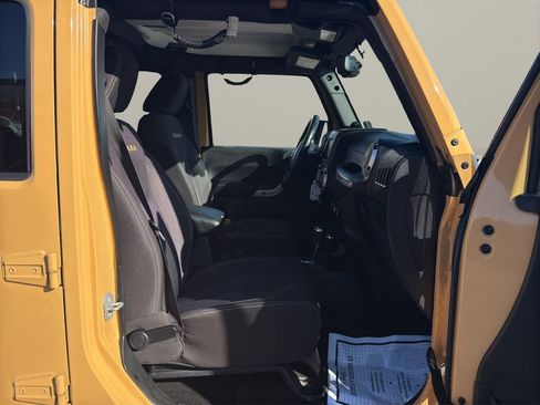 Used 2014 Jeep Wrangler Unlimited Sahara w/ Dual Top Group image 18