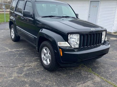 Used 2012 Jeep Liberty Sport image 3