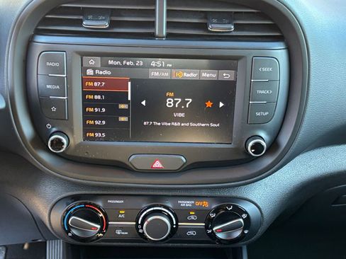 Used 2025 Kia Soul LX w/ LX Technology Package image 17