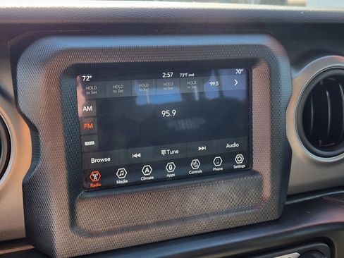 Used 2022 Jeep Wrangler Unlimited Sport image 33