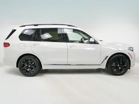 Used 2021 BMW X7 xDrive40i AWD/4WD image 9