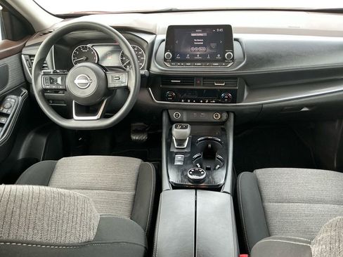 Used 2023 Nissan Rogue SV image 17