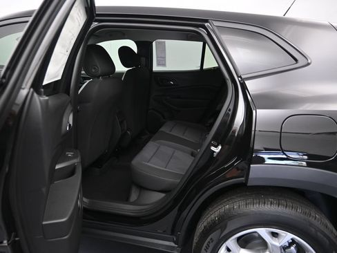 New 2026 Chevrolet Trax LS w/ LS Convenience Package FWD image 22