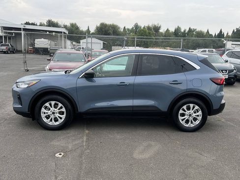 Used 2024 Ford Escape Active AWD/4WD image 2