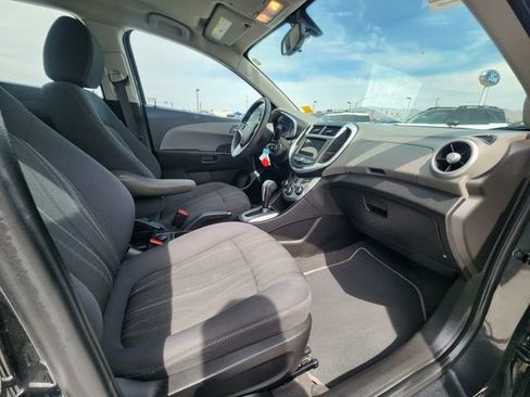 Used 2019 Chevrolet Sonic LT image 18