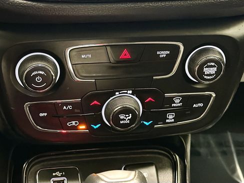 Used 2019 Jeep Compass Altitude image 10