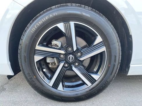 Used 2024 Nissan Sentra SV FWD image 30