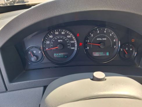 Used 2005 Jeep Grand Cherokee Laredo AWD/4WD image 15