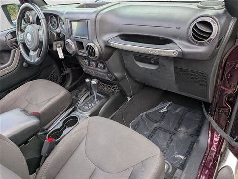 Used 2018 Jeep Wrangler Unlimited Sport w/ Connectivity Group image 19