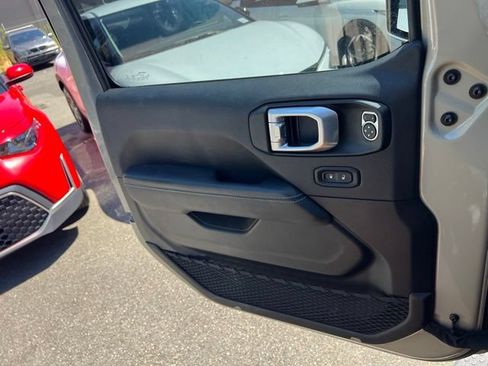 Used 2022 Jeep Wrangler Unlimited Sahara w/ Cold Weather Group AWD/4WD image 12