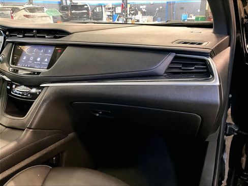 Used 2025 Cadillac XT5 Premium Luxury image 13