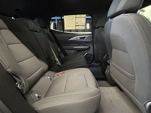 Used 2025 Chevrolet Equinox EV LT w/ Comfort Package image 15