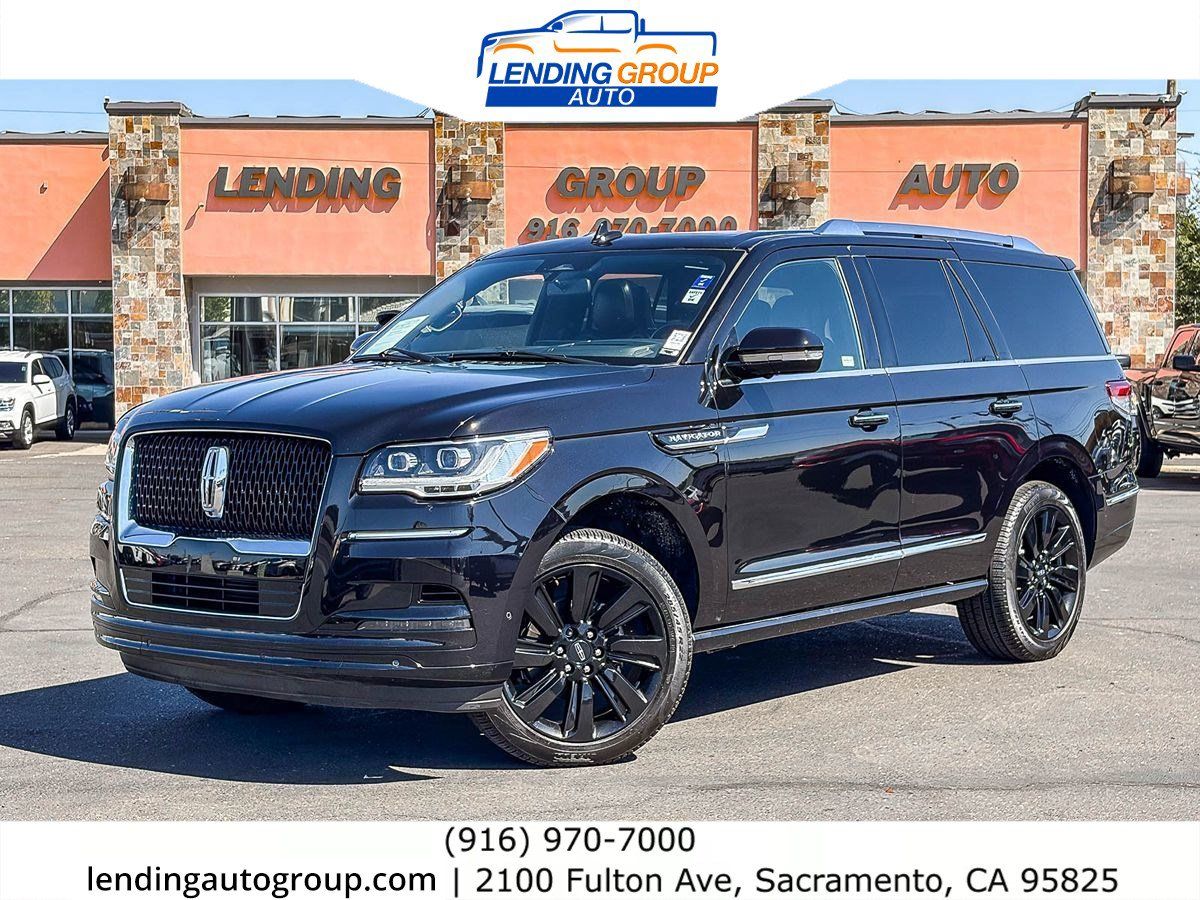Used 2023 Lincoln Navigator Reserve AWD/4WD image 1