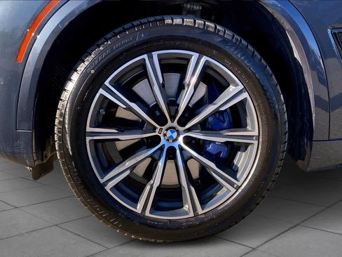 Used 2021 BMW X5 M50i w/ Executive Package image 10