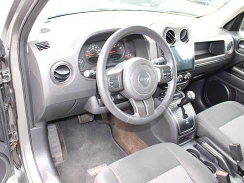 Used 2013 Jeep Patriot Latitude w/ Sun/Sound Group AWD/4WD image 13