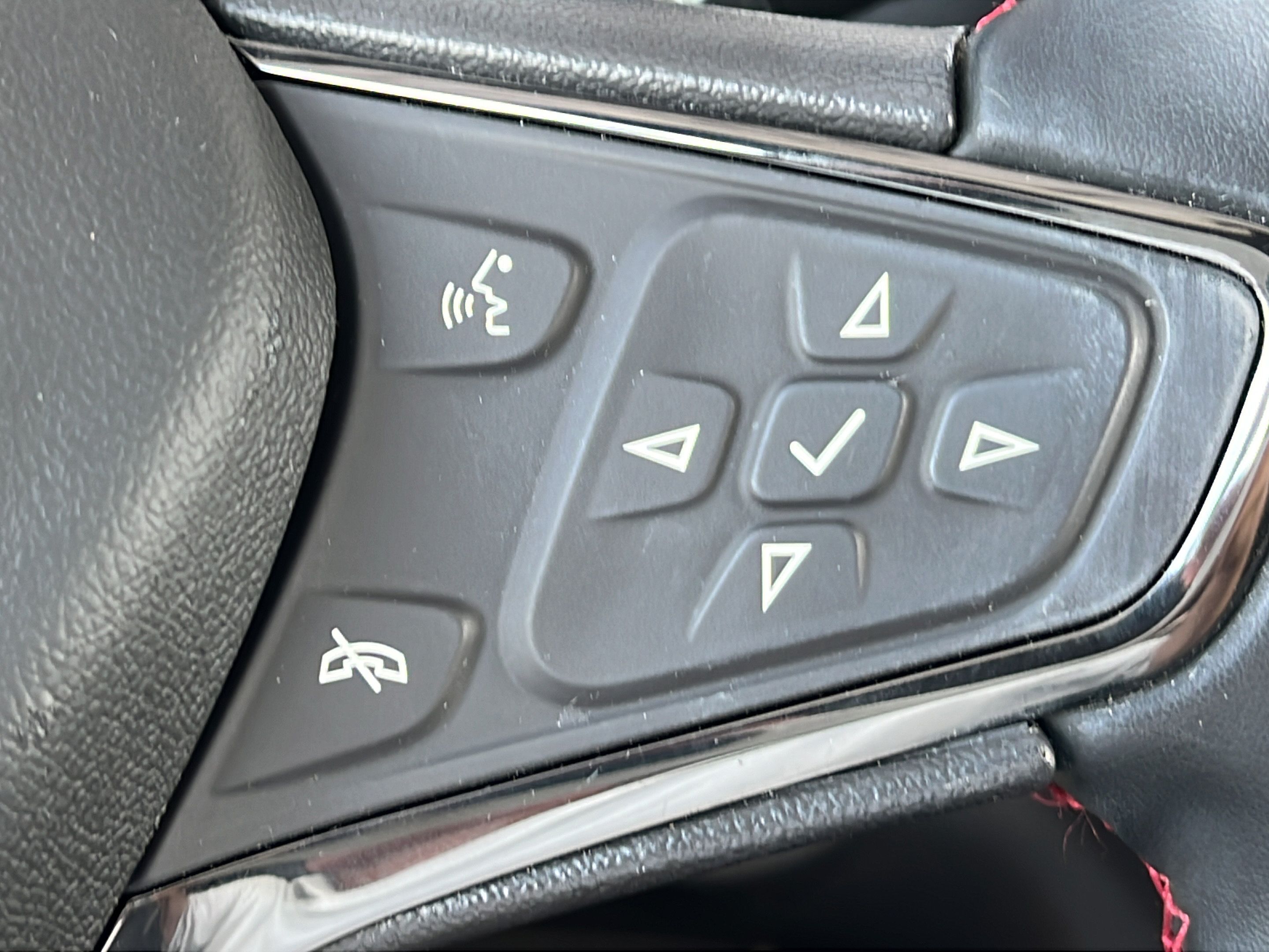 Used 2024 Chevrolet Equinox RS FWD image 21