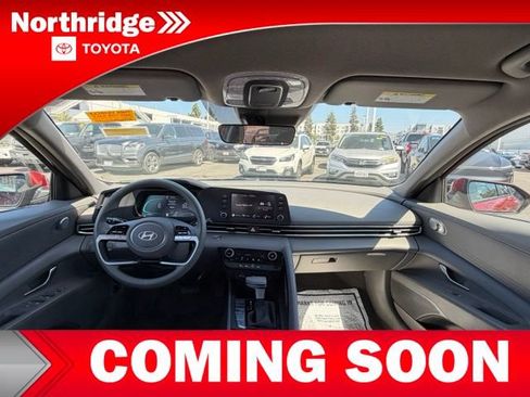 Used 2025 Hyundai Elantra Hybrid FWD image 8