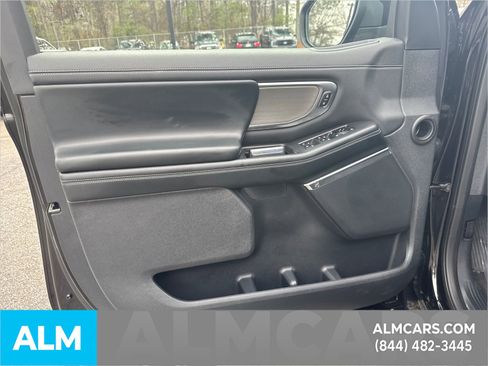 Certified 2025 Ford Expedition Platinum image 12