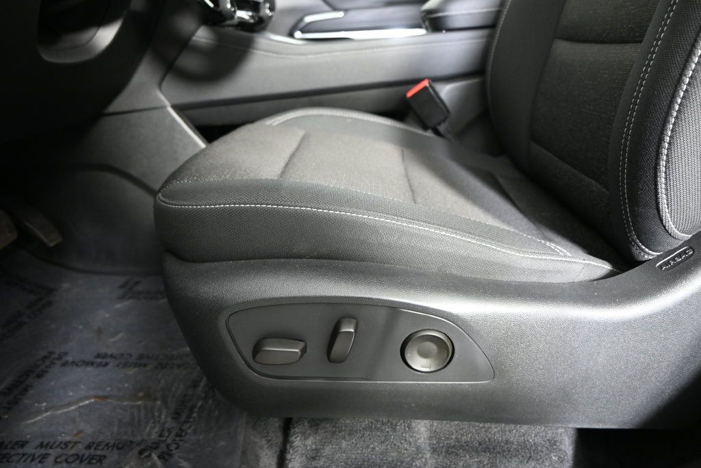 Used 2024 Chevrolet Traverse LT w/ Enhanced Driving Package AWD/4WD image 22