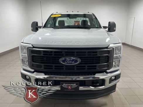 Used 2026 Ford F250 XL w/ XL Chrome Package AWD/4WD image 2