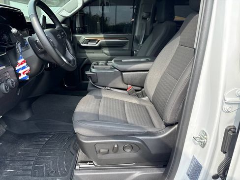Used 2025 Chevrolet Silverado 2500 LT w/ Trail Boss Package AWD/4WD image 5