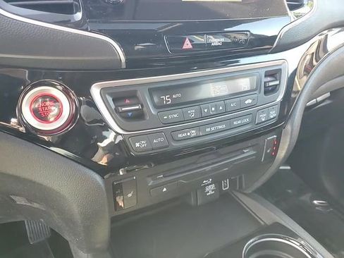 Used 2022 Honda Pilot Touring image 22