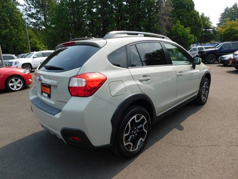 Used 2017 Subaru Crosstrek 2.0i Premium AWD/4WD image 2