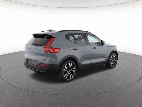 Certified 2023 Volvo XC40 B5 Plus w/ Protection Package Premier AWD/4WD image 7