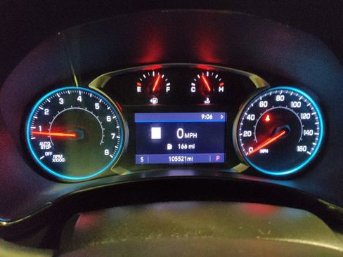 Used 2022 Chevrolet Equinox RS w/ RS Leather Package FWD image 23
