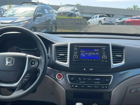 Used 2016 Honda Pilot LX image 28